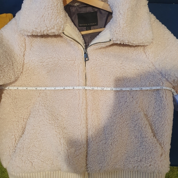 Banana Republic faux fur short jacket. - Picture 6 of 6
